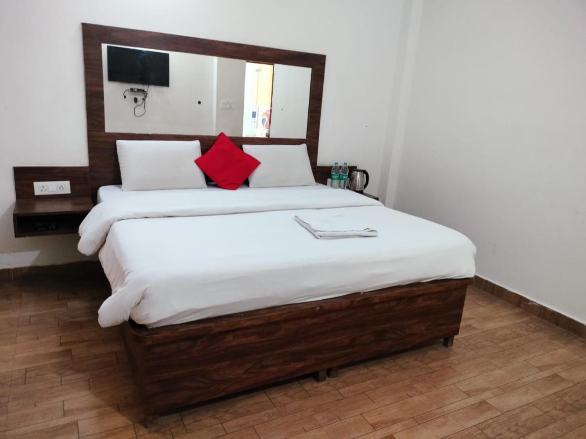 The Rejoice Hotel & Guesthouse Greater Noida Bagian luar foto