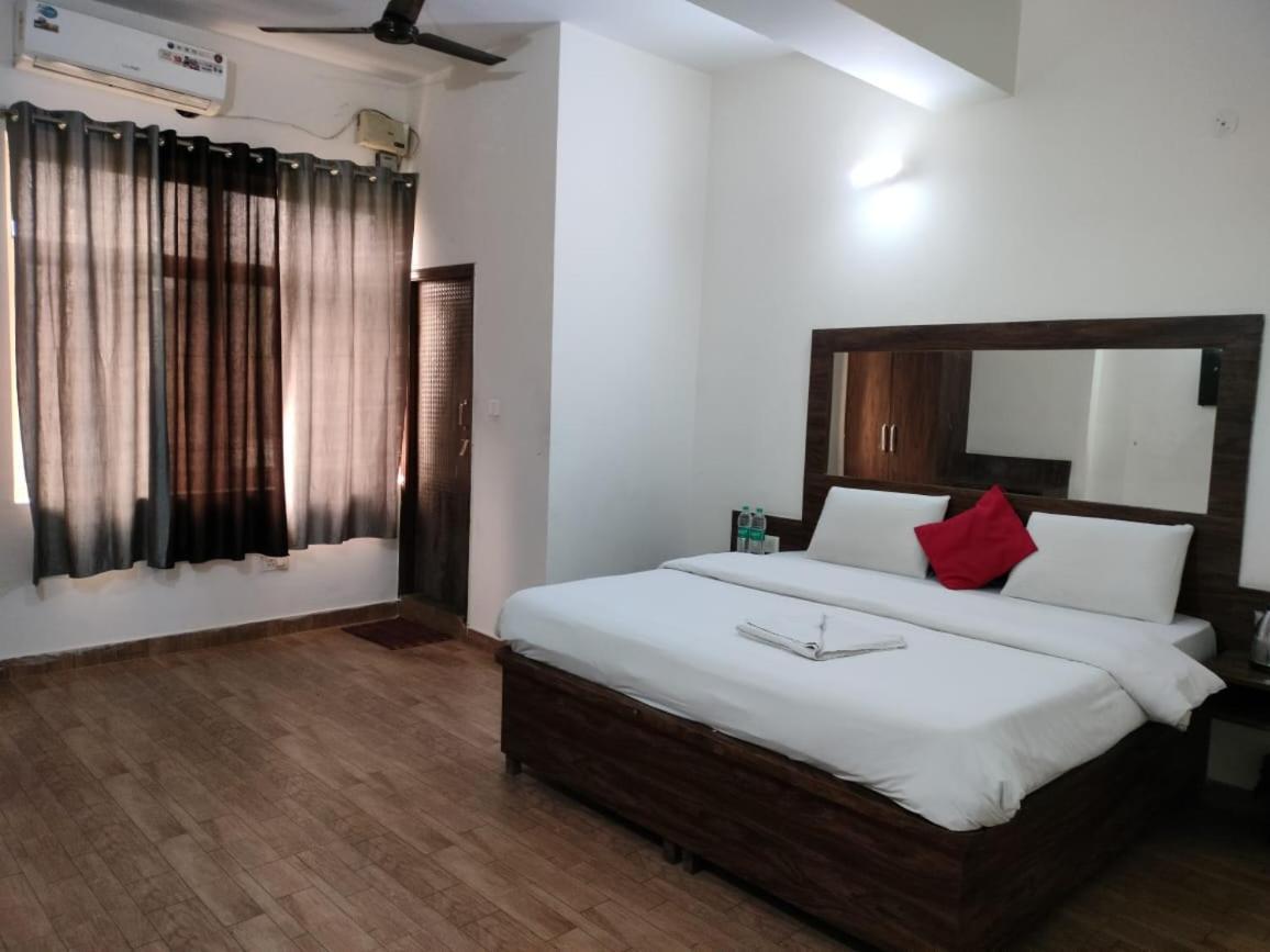 The Rejoice Hotel & Guesthouse Greater Noida Bagian luar foto
