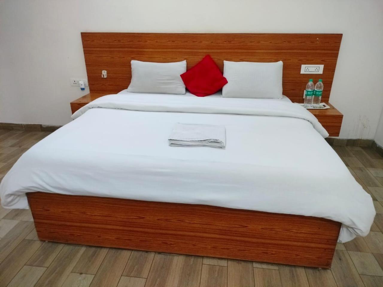 The Rejoice Hotel & Guesthouse Greater Noida Bagian luar foto