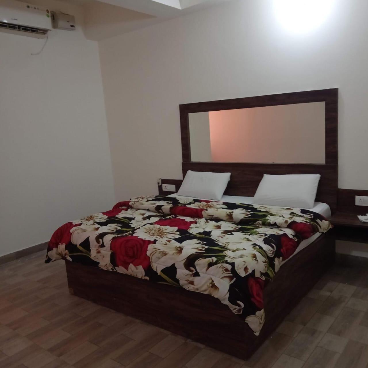 The Rejoice Hotel & Guesthouse Greater Noida Bagian luar foto